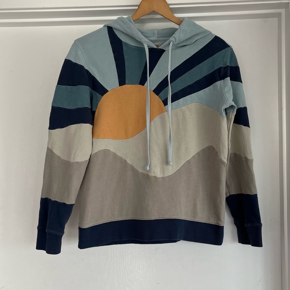 Faherty Soleil Hoodie In Navy Sunburst
Design size small - Picture 3 of 5